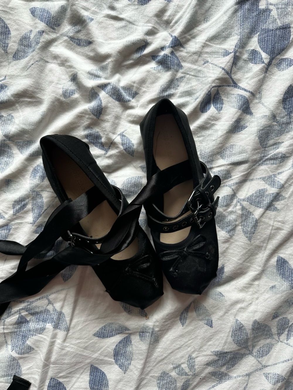 Women's Black Ballet Flats with Ribbon Tie and Buckle Detail